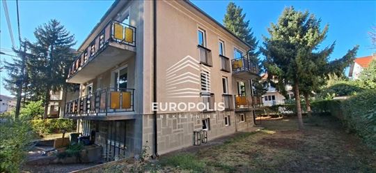 Kuća sa 5 stanova u centru Železnika ID#10297