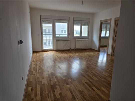 Ledine, Novi Beograd, uknjižen, kod hotela Mar