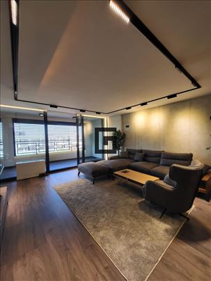 Luksuzno opremljen duplex na Vracaru-Niška ID#3109