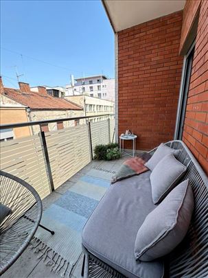 Novopazarska lux 4-soban stan sa garažom