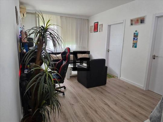 Porodični stan u srcu Miljakovca ID#3214