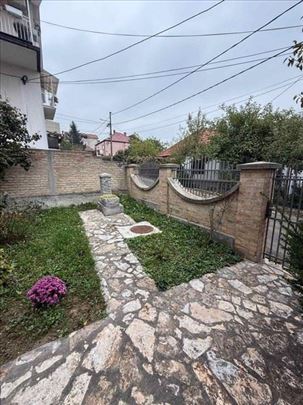 Resnik-centar, dve kuće