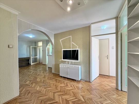 Funkcionalan, porodičan, 3.5 stan ID#16377