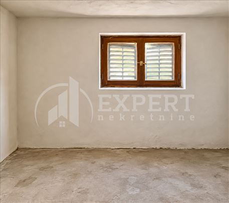 Na prodaju kuća 219m2, u Prokuplju