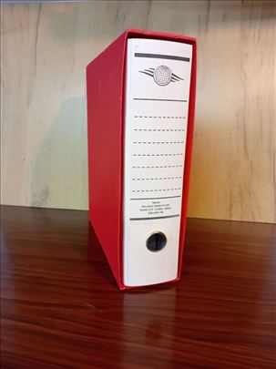 Registrator sa mestom za flašu pijani registrator