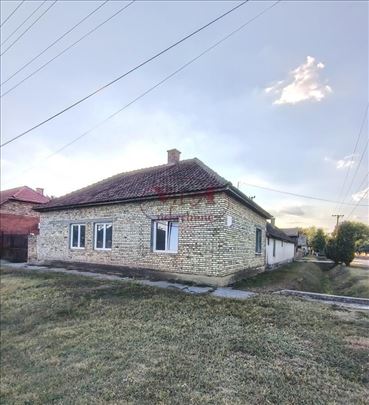 Srbobran, Turija, Odlična kuća na većem placu sa d