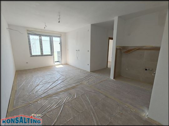 Stan,novogradnja,Stari Banovci,miran kraj,š 065-16