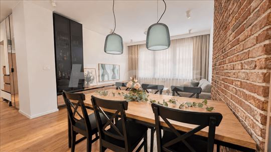 Uskočka, 83 m², 3 spavaće, pešačka zona