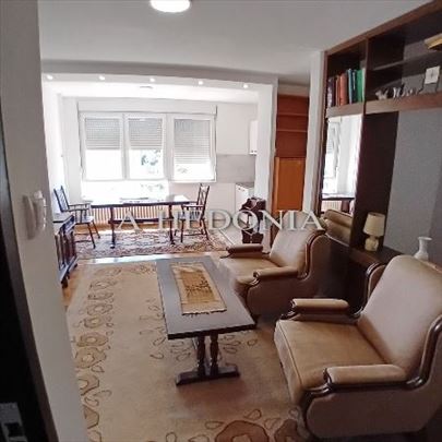 Voždovac-Crkva, izdavanje 2.0, namešten, renoviran