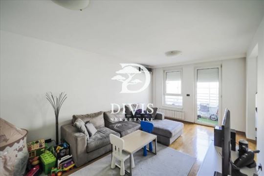 Dvosoban stan od 60 m² u Belvilu