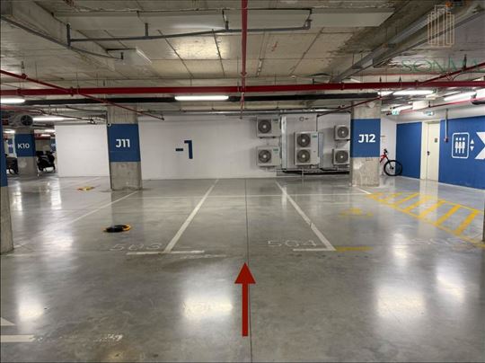 Garažno mesto od 24m2 za dva vozila-BW Aurora