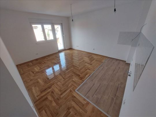 Kod Hotela Radmilovac,46m2, 1.5, sa parking mestom