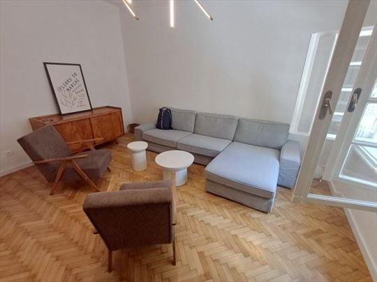 Lux 3.0 salonac, top lokacija, Terazije, ID 1183