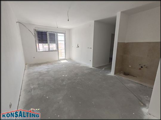Novogradnja blizu Dunava, Stari Banovci, 088-s22-K