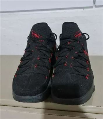 Patike Lebron James 17 Low br.47,5 ORIGINAL NOVO!