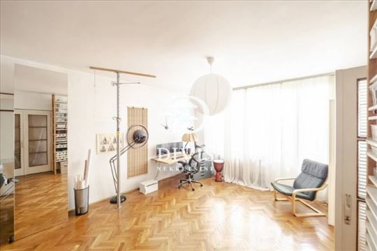 Prodaje se 4.5 stan na Vračaru, Krunska 128m2