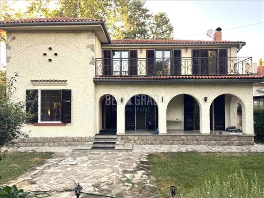 Izuzetna porodična vila na Senjaku