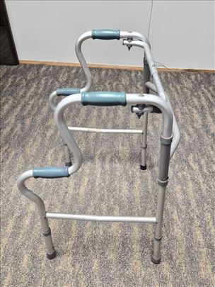 Prodajem aluminijumsku hodalicu 