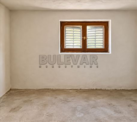 Na prodaju kuća 219m2, u Prokuplju