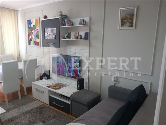 Stan 3.5e, 80 m2, Crveni pevac