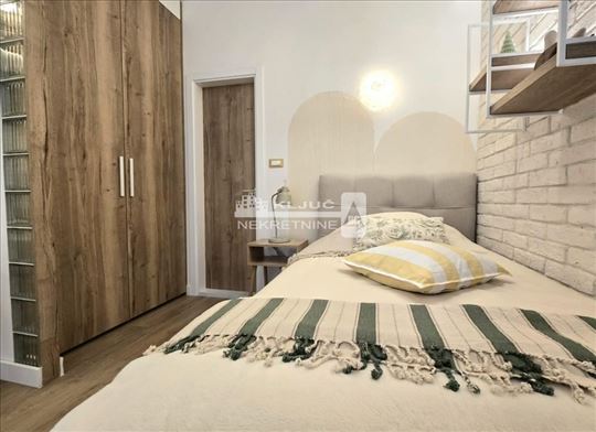 Vracar, lokal u prizemlju 32m2 ID#2009