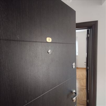 1,5,Zvezdara,Partizanska,40m2,uknjižen,direktno