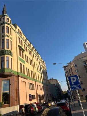 Centar-Hotel Moskva-187m2-7 soba-salonac-uknjižen