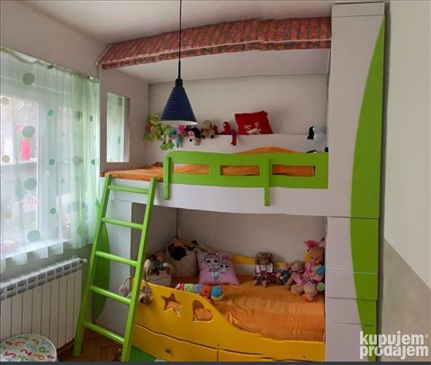 Deciji kućica-krevet i orman 2,75x2,38x0,87
