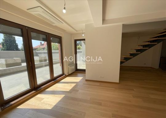 Duplex 4.0 144m2 sa dvorištem od 125m2 Hram ID#10
