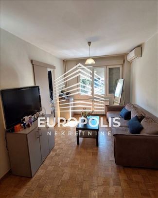Jednoiposoban stan – Cara Nikolaja II, 27m²