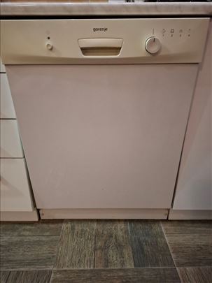  Mašina za sudove Gorenje