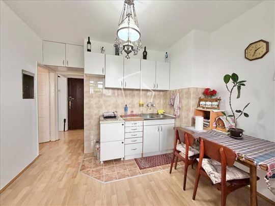 Zemun, Gornji grad, korisno 56 m2 ID#16408