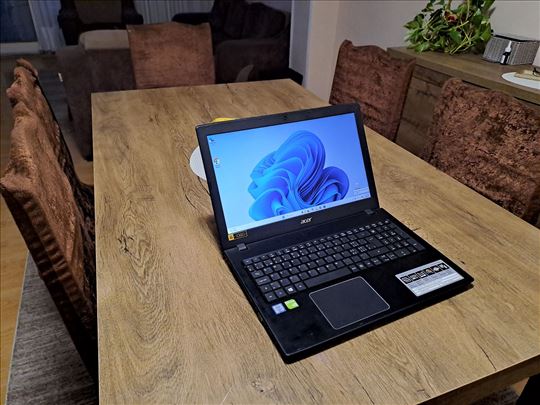 Acer E5-575 / i7-7 g / SSD 256 / 8 GB / 940MX