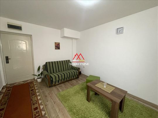 Garsonjera - 25m2 - Adamovićevo naselje