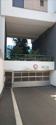 Izdaje se garaža u Wellportu