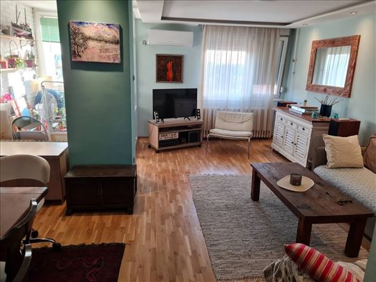 Izuzetan stan na Banjici 