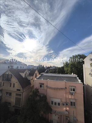 Jedinstvena Prilika U Srcu VraČara, Beograd. Pogle