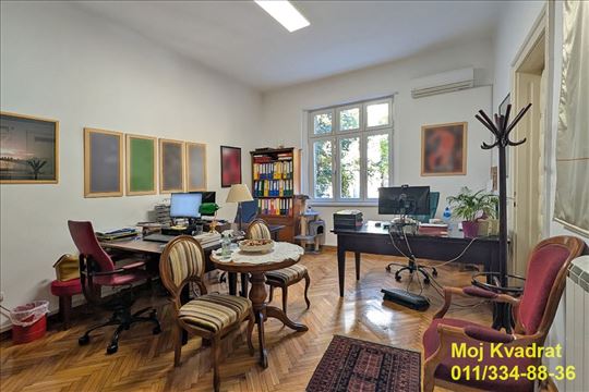Kapitalan salonac u srcu Starog grada, 140m2