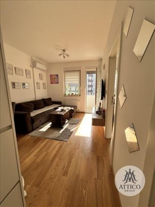 Kej Garden, Podbara – jednoiposoban 33 m², namešte