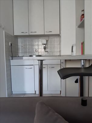 Kod Arene garsonjera 25m2 cena fiksna