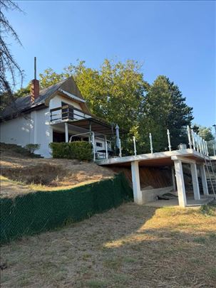 Ledinci vikendica sa balkon terasom 86m2 HITNO!