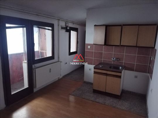 Polunameštena garsonjera - 21m2 - Petrovaradin