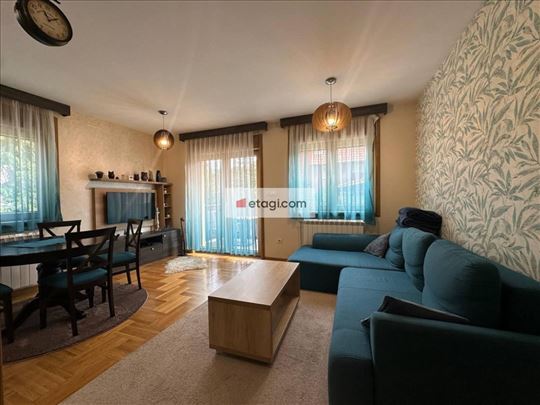 Kompletno opremljen stan na izuzetno atraktivnoj l