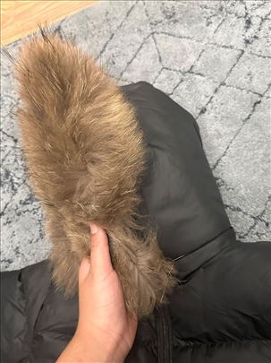 Moncler deciji skafander-pravo krzno na kapi 