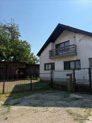 Nova Pazova 200+8ari + Poslovni prostor 200