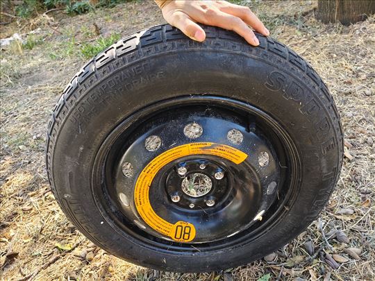 Originalni Pirelli 135/80 B14 točak