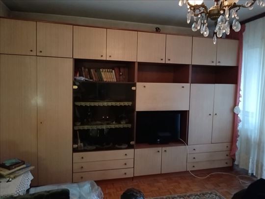 Regal veliki za dnevnu sobu