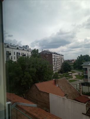 Zemun - novogradnja sa dva garažna mesta