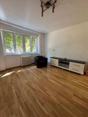 Zemun, renoviran, može i pp, ID 26080