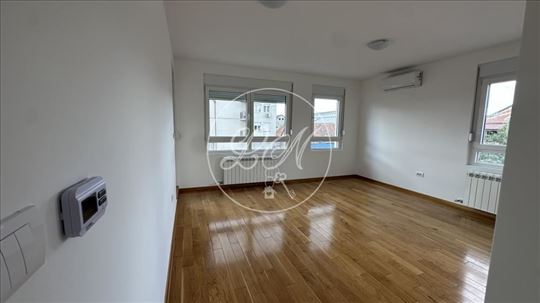 Batajnica,nov,uknjižen,parking,lux ID#1325